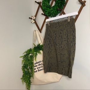 SO Knit Stretch Animal Print Skirt Medium